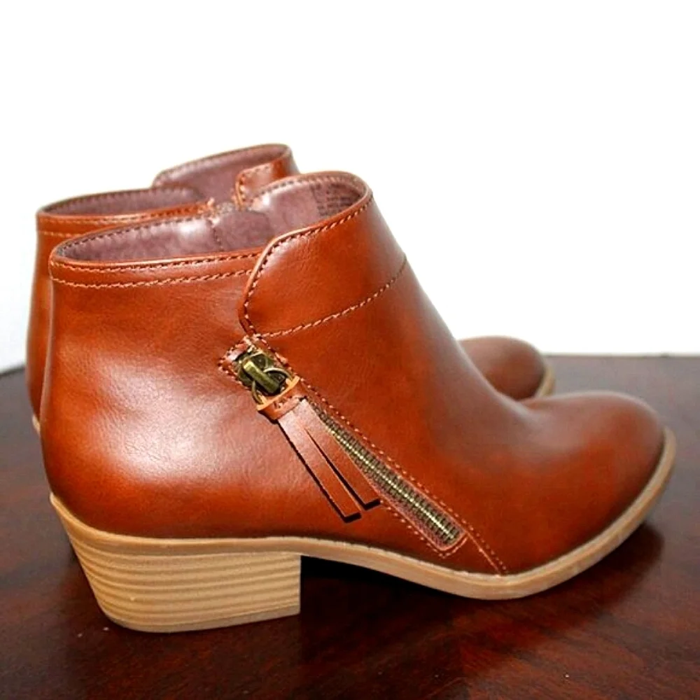 Arizona Brown Faux Leather Ankle Boots | Side Zip | Size 6 | Fall/Winter Staple